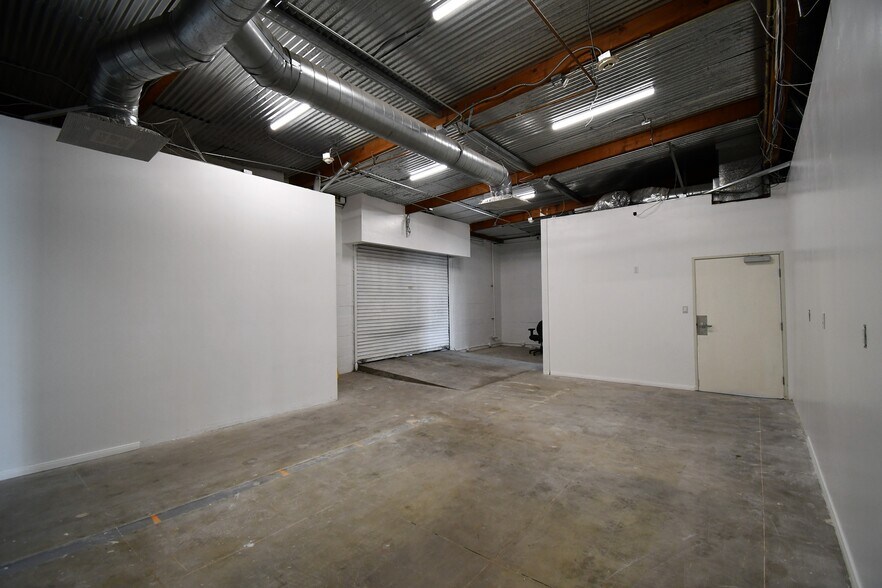 More Photos Of 31-77 W Del Mar Blvd, Pasadena Warehouse For Lease