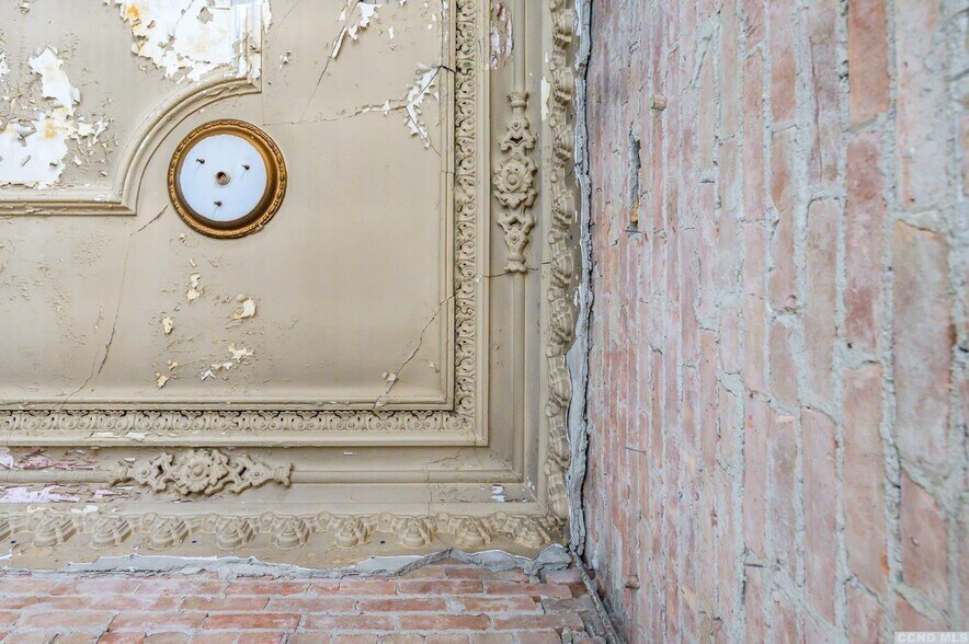 More Photos Of 8-10 Park Pl, Hudson Specialty For Sale