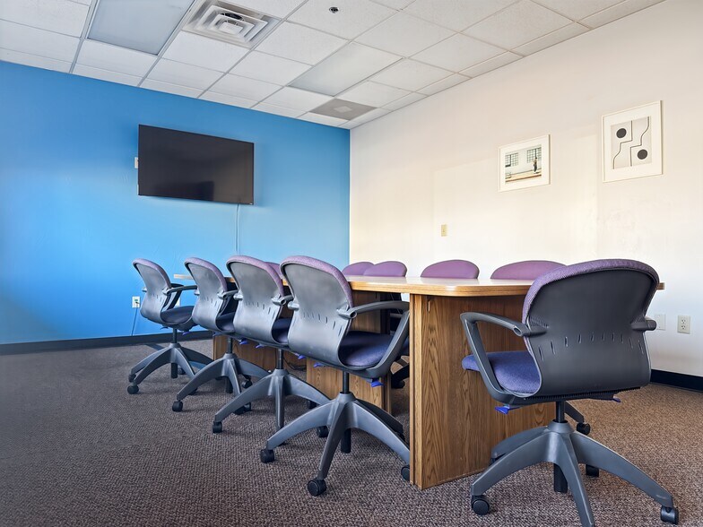 More Photos Of 100 NE 5th St, Oklahoma City Coworking Space