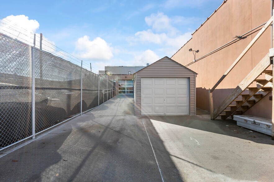 More Photos Of 49-18 25th Ave, Woodside Warehouse For Sale