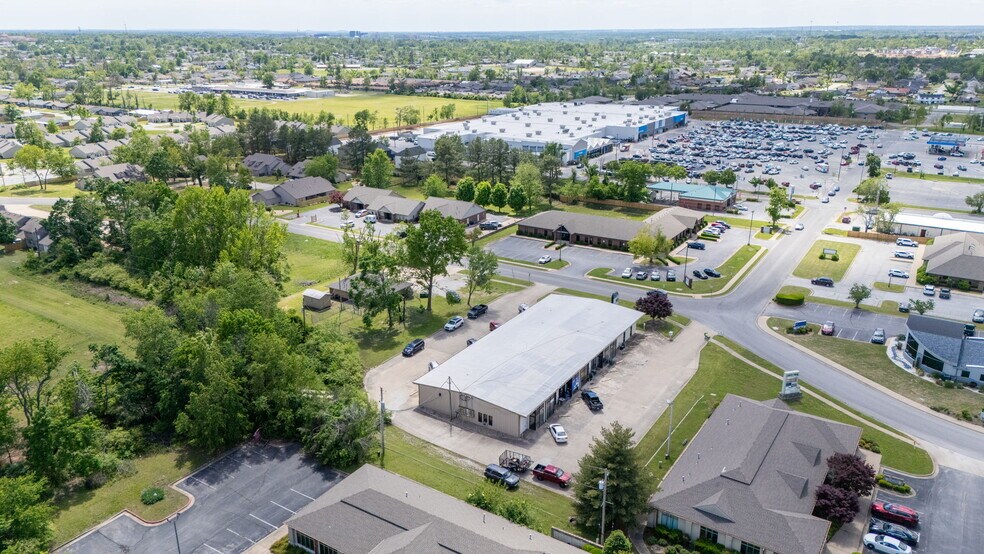 More Photos Of 201 S 20th St, Rogers Loft Creative Space For Lease