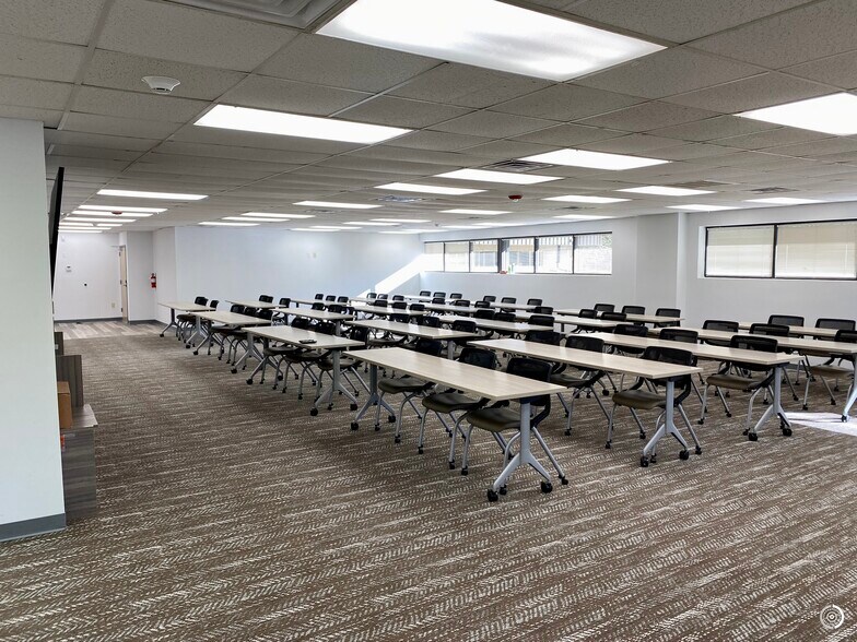 More Photos Of 610 Thimble Shoals Blvd, Newport News Unknown For Lease