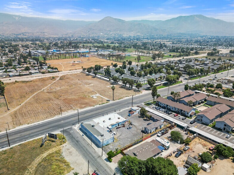 More Photos Of 25899 E Base Line St, Highland Freestanding For Sale