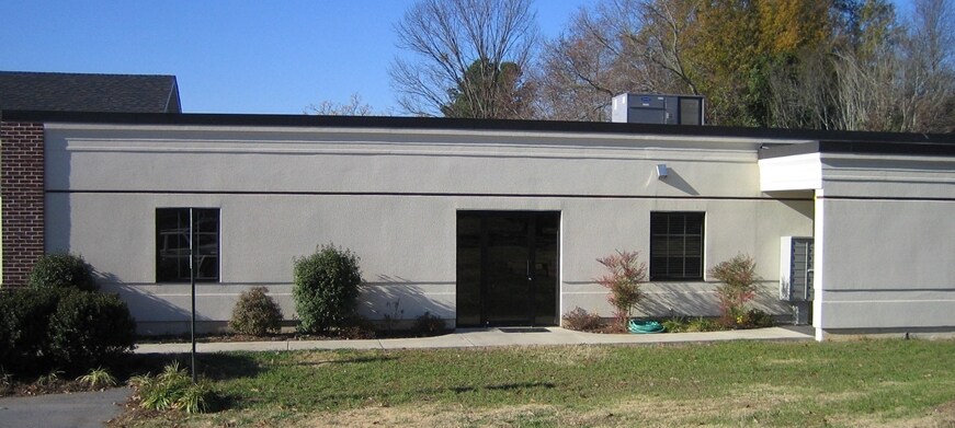 More Photos Of 4109 E North St, Greenville Office For Lease