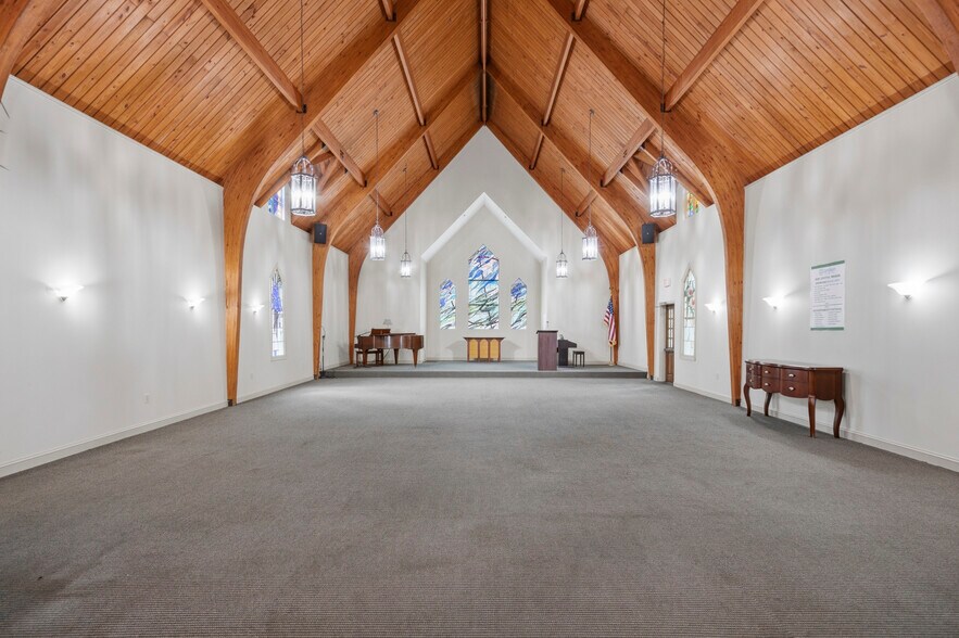 More Photos Of 450 Towne Center Blvd, Ridgeland Skilled Nursing Facility For Sale