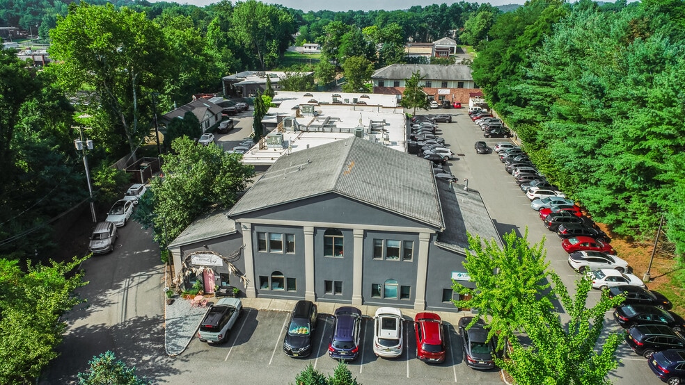 Primary Photo Of 271 Grove Ave, Verona Office For Lease