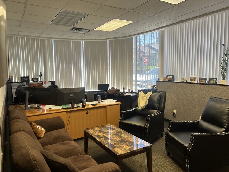 More Photos Of 150 W Clinton St, Danville Light Distribution For Sale