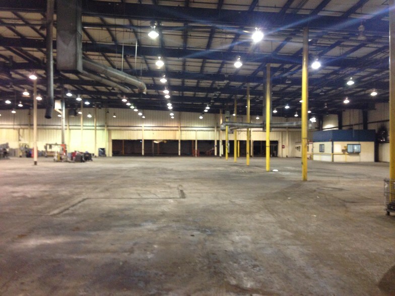 More Photos Of 400 N Harvey St, Seminole Manufacturing For Lease