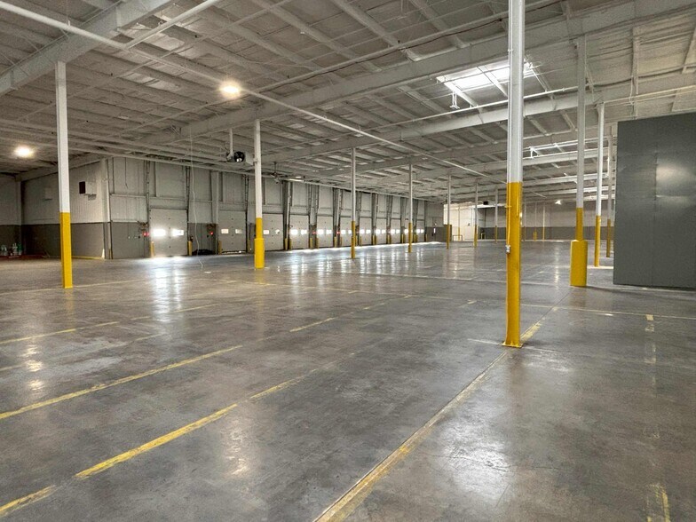 More Photos Of 423 Southgate Ct SW, Cedar Rapids Manufacturing For Lease