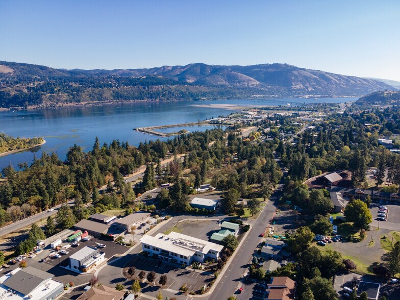 More Photos Of 200 N Wasco Ct, Hood River Warehouse For Sale