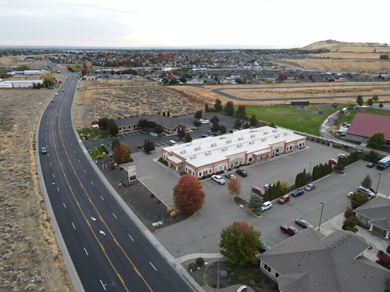 More Photos Of 10121 W Clearwater, Kennewick Office For Lease