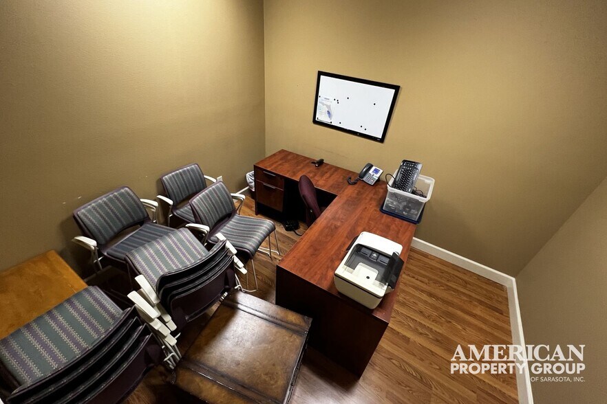 More Photos Of 420 S Tamiami Trl, Osprey Office For Sale