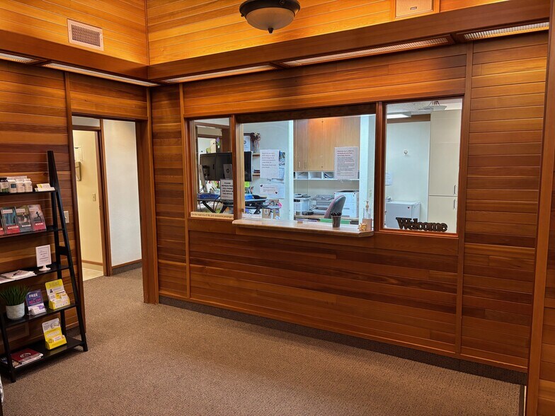 More Photos Of 2850 State St, Medford Medical For Sale