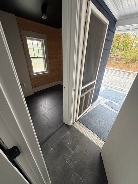 More Photos Of 80 Jefferson St, Monticello Office Residential For Sale