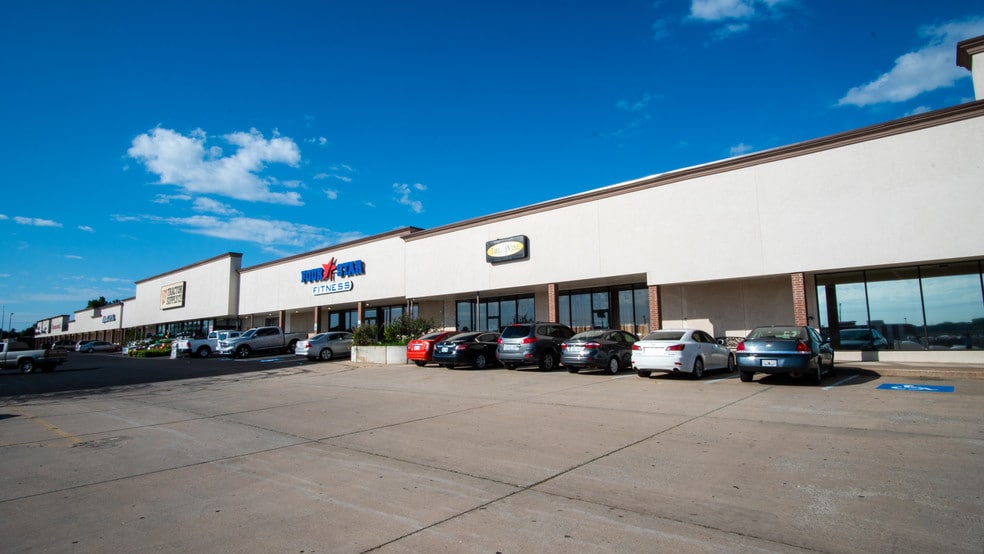 More Photos Of 115 N Mustang Rd, Mustang Unknown For Lease