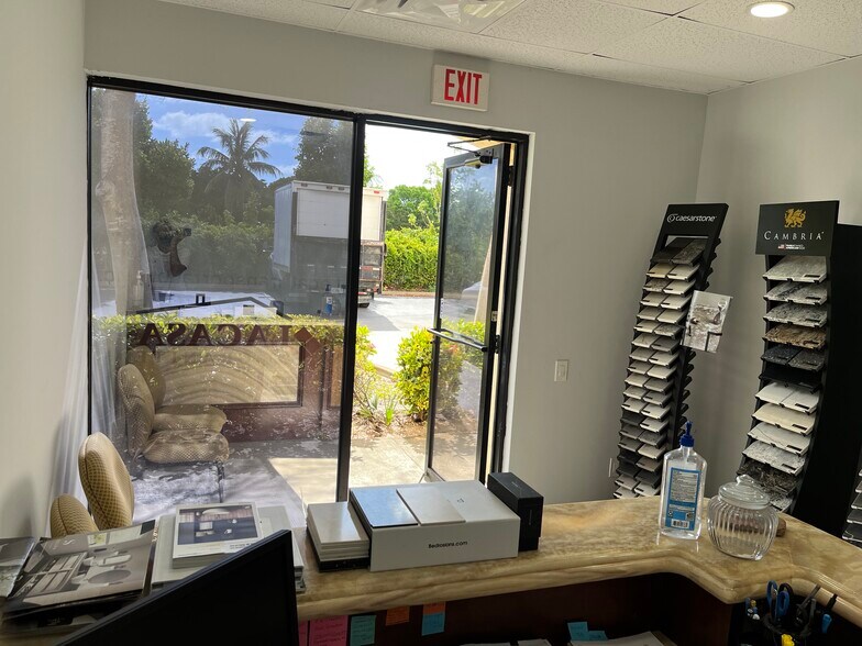 More Photos Of 2660 NW 15th Ct, Pompano Beach Warehouse For Lease