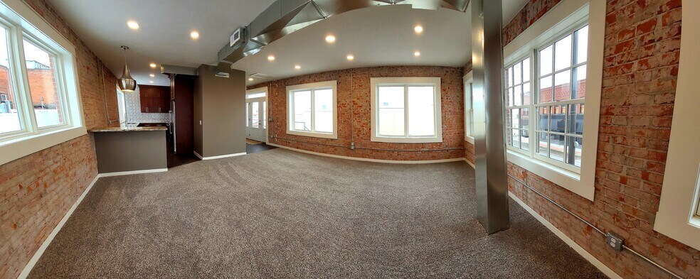 More Photos Of 713 4th Ave, Holdrege Office Residential For Lease