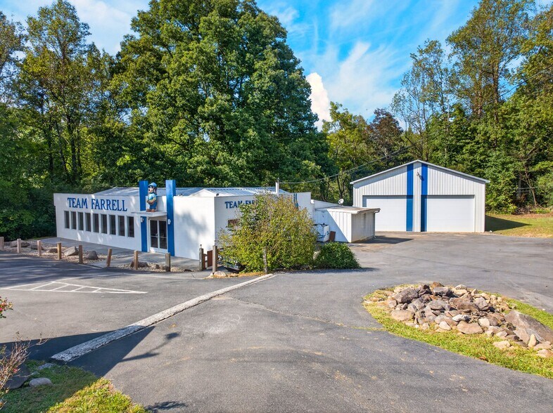 More Photos Of 4925 Hooper Hwy, Cosby Flex For Sale