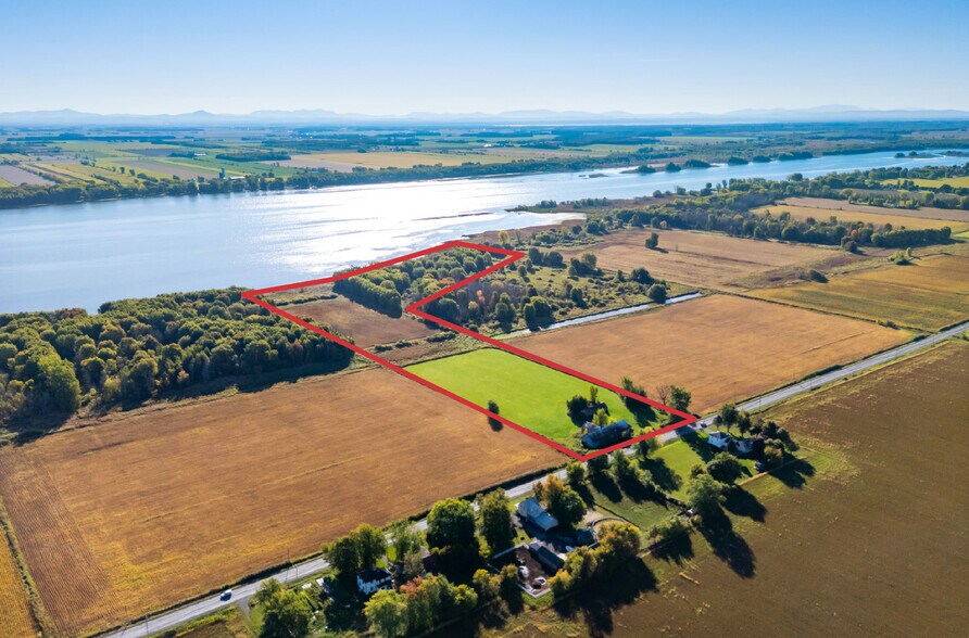 More Photos Of 1266 Rue Principale, Saint-Paul-de-l'Île-aux-Noix Land For Sale