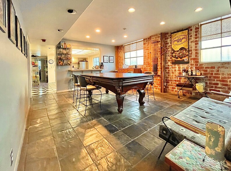 More Photos Of 915 S Alta Vista Ave, Monrovia Light Manufacturing For Sale