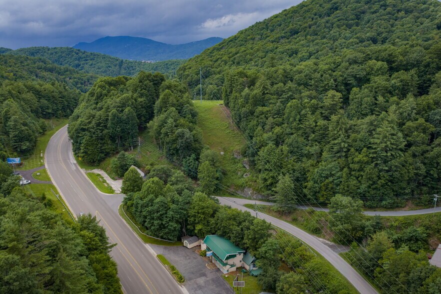 More Photos Of 3385 US Highway 321 S, Blowing Rock Office Residential For Sale