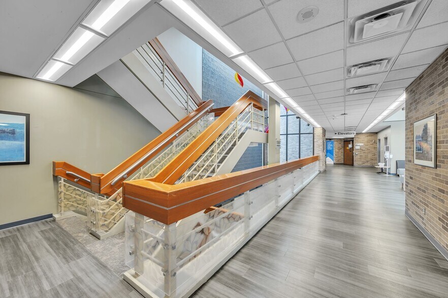 More Photos Of 1717 Shaffer St, Kalamazoo Medical For Lease