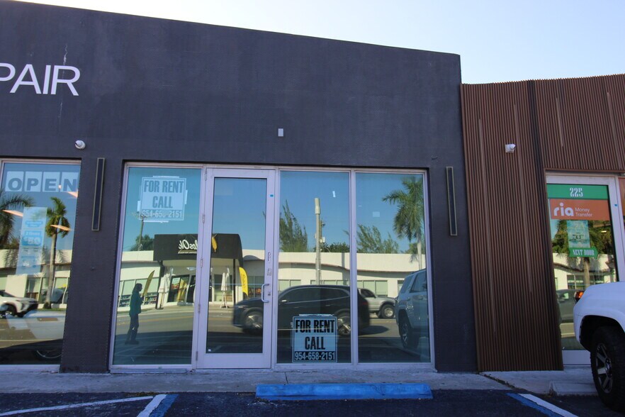More Photos Of 219-225 N Federal Hwy, Hallandale Beach Storefront Retail Office For Lease