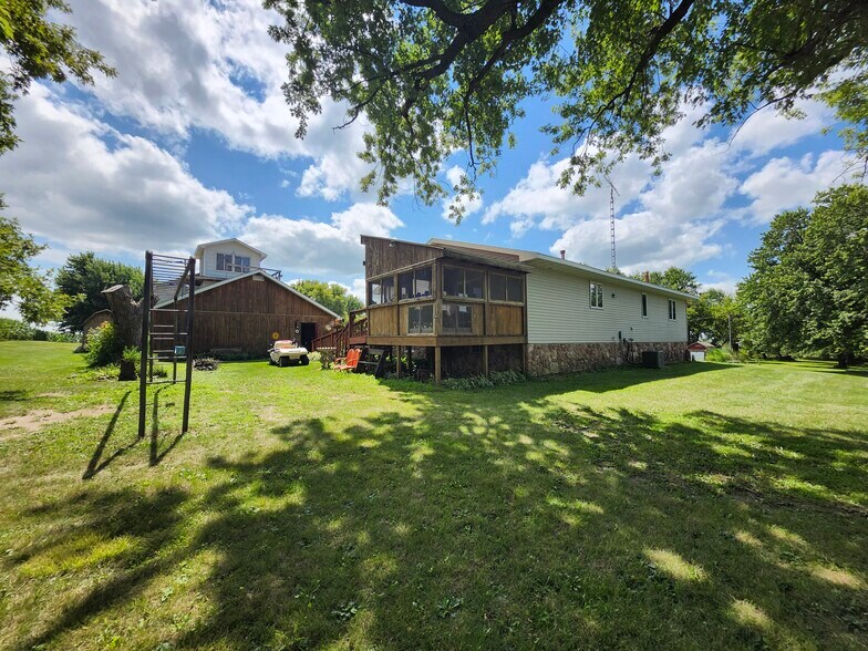 More Photos Of 17069 400th St, Leland Contractor Storage Yard For Sale