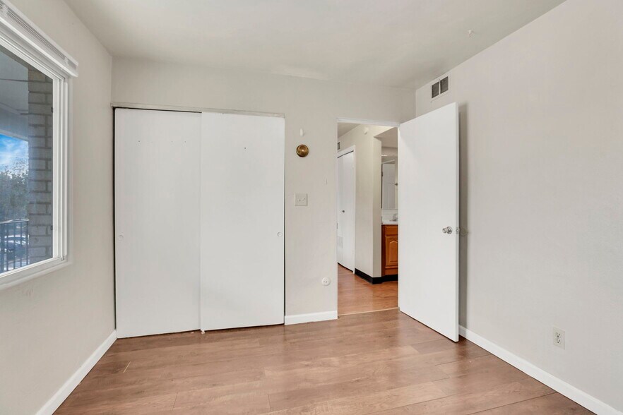 More Photos Of 27 W 8th Ave, Columbus Apartments For Sale