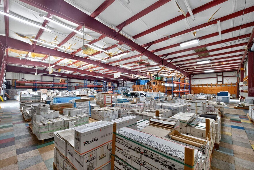 More Photos Of 3500 N Palafox St, Pensacola Showroom For Sale