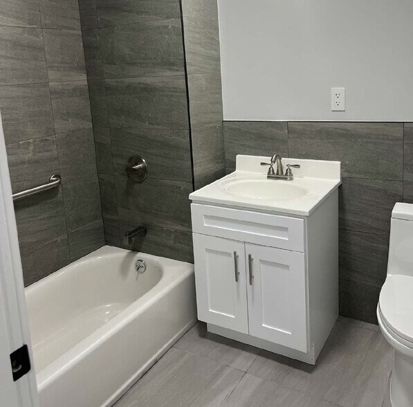 More Photos Of 3162 Villa Ave, Bronx Apartments For Sale