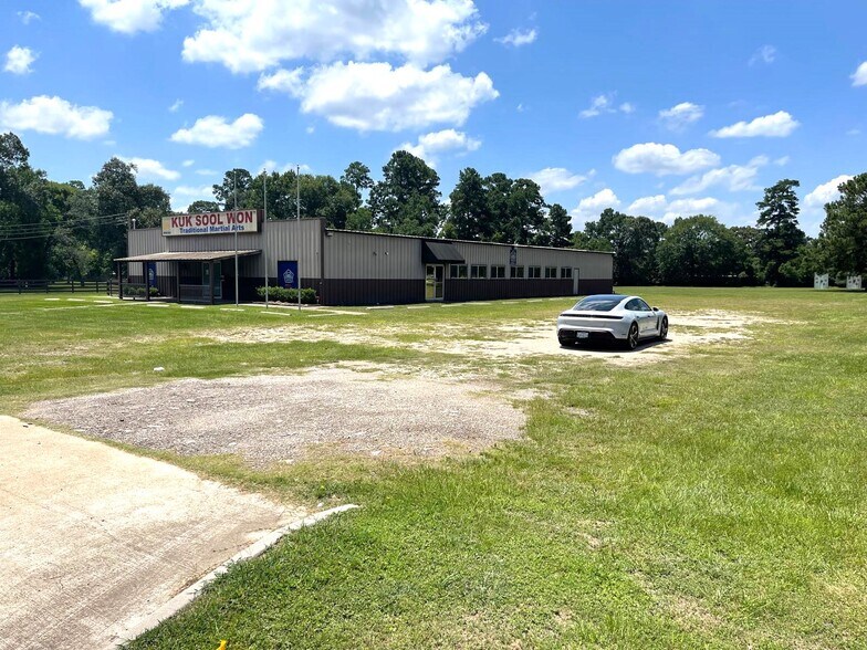 More Photos Of 37937 FM 1774 Rd, Magnolia Warehouse For Sale