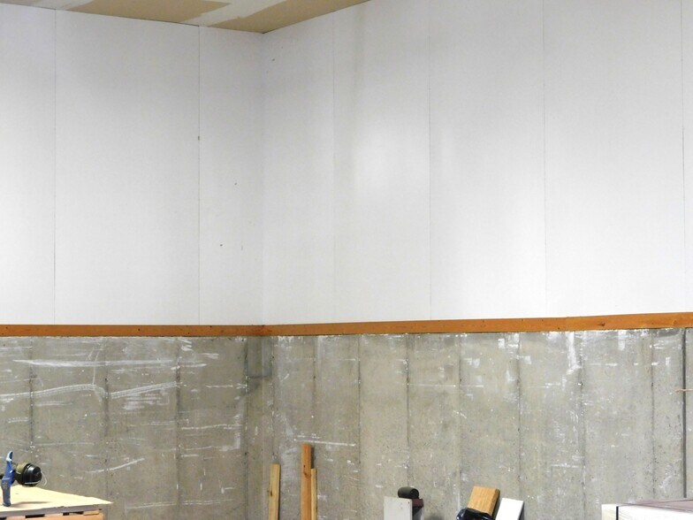 More Photos Of 215 Nieman St, Sunman Warehouse For Lease