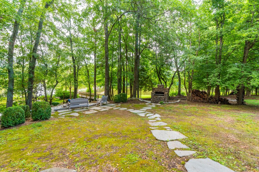 More Photos Of 565 Owens Gin Rd NE, Calhoun Lodge Meeting Hall For Sale