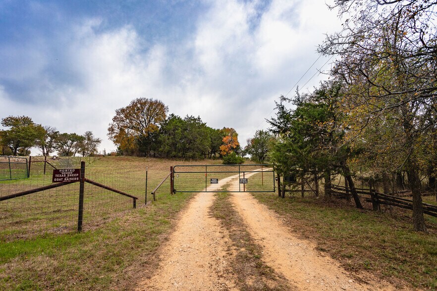 More Photos Of TBD CR 3315, Valley Mills Land For Sale