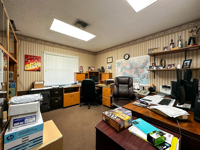 More Photos Of 3231 Drane Field Rd, Lakeland Industrial For Lease