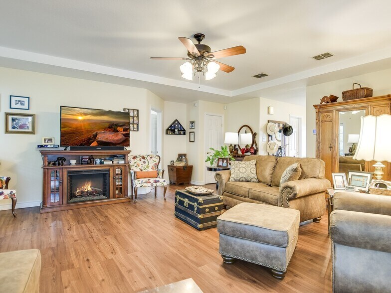 More Photos Of 4861 E Highway 199, Springtown Specialty For Sale