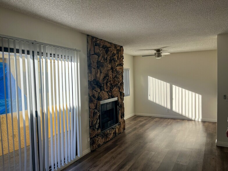 More Photos Of 13956 Vanowen St, Van Nuys Apartments For Sale