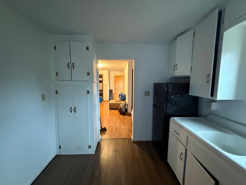 More Photos Of 836 S Mill St, New Castle Storefront Retail Residential For Sale