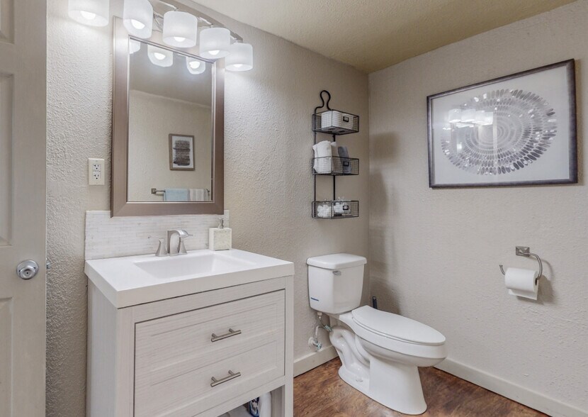 More Photos Of 5717 Edith Btm NW, Albuquerque Office For Sale