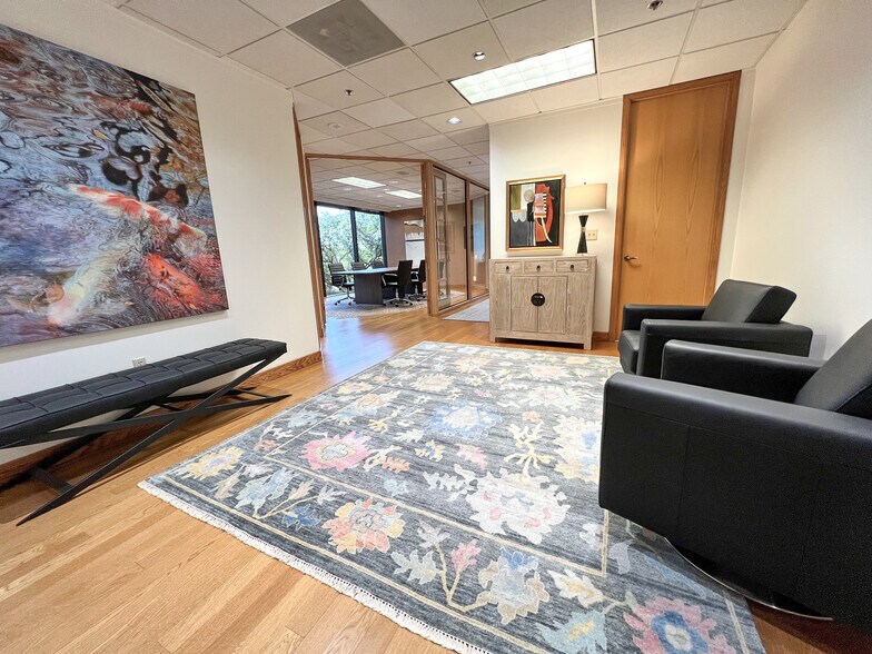 More Photos Of 5950 Berkshire Ln, Dallas Office For Lease