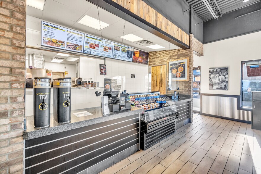 More Photos Of 13481 S State Highway 51, Coweta Fast Food For Sale