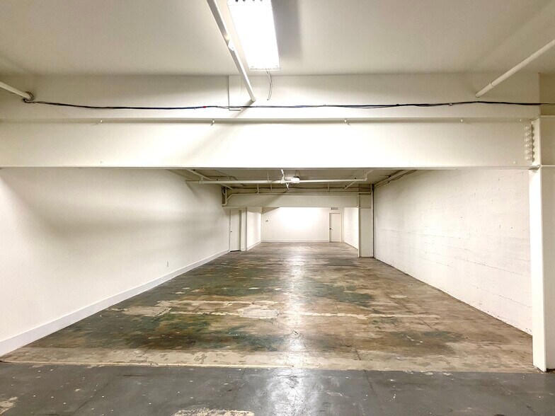 More Photos Of 901-907 S Hill St, Los Angeles Storefront For Lease