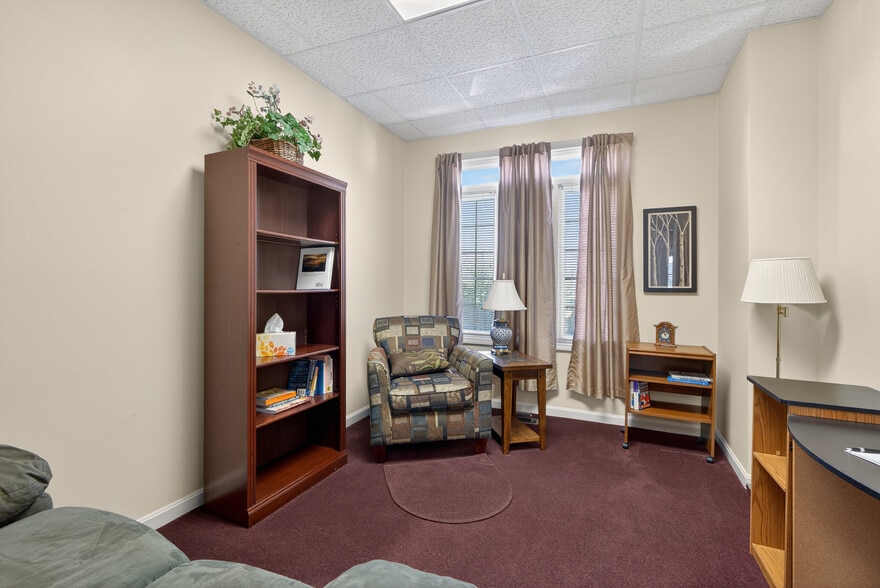 More Photos Of 519 Darby Creek Rd, Lexington Office For Sale