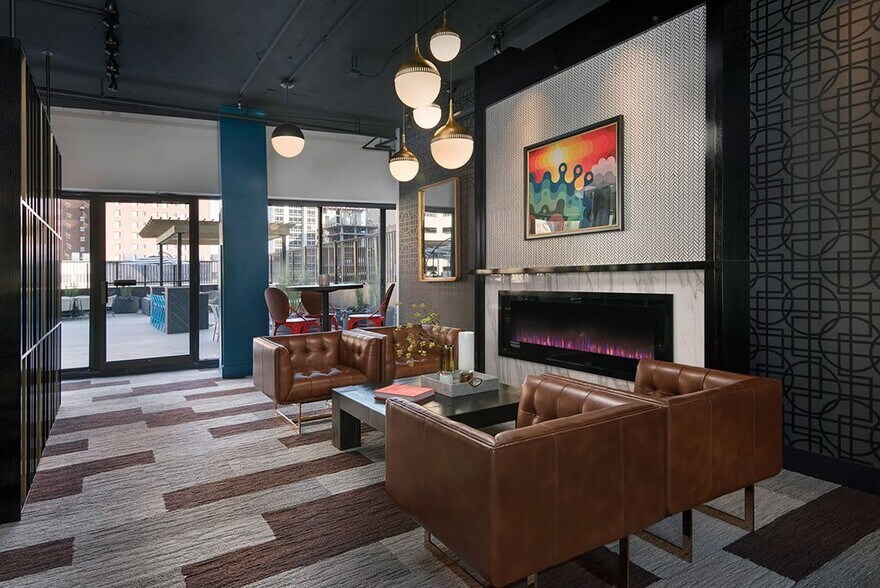 More Photos Of 2 E 8th St, Chicago Apartments For Lease