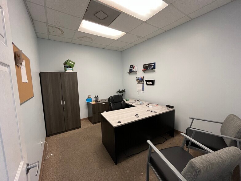 More Photos Of 250 Carmalita St, Punta Gorda Warehouse For Lease
