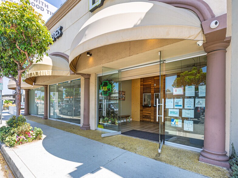 More Photos Of 8328-8332 Lincoln Blvd, Los Angeles Storefront For Sale