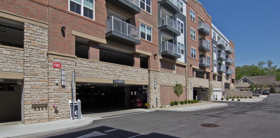 More Photos Of 1600 W Lane Ave, Upper Arlington Apartments For Lease