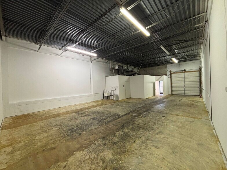 More Photos Of 110 Harmon Dr, Blackwood Light Distribution For Lease
