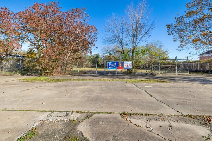 More Photos Of 5201 Martin Luther King Jr Blvd, Houston Land For Sale